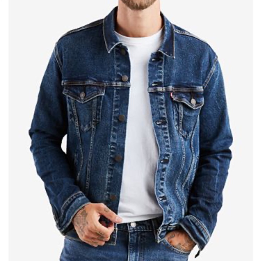 LEVI’S MEN’S DENIM TRUCKER JACKET